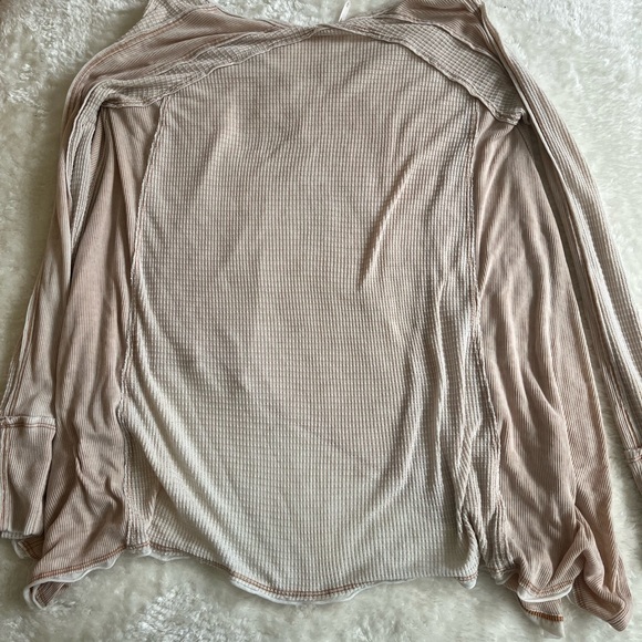 Free people cute long sleeve top! - Picture 2 of 4